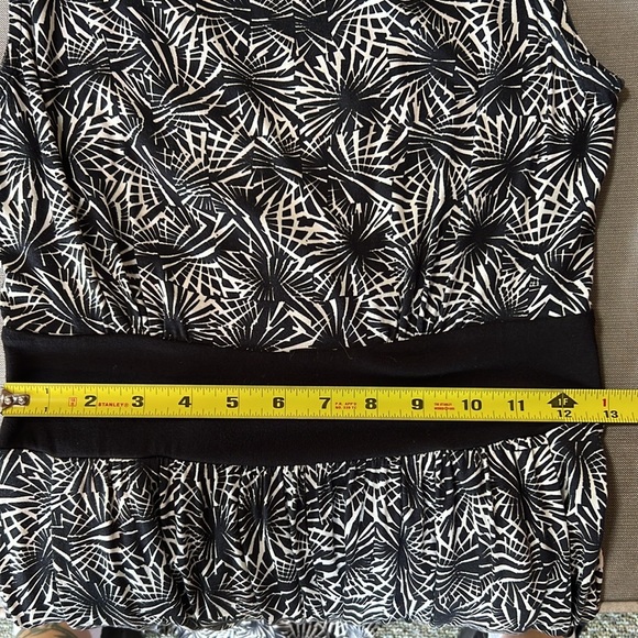 Weston black and white stretch rayon tank jumpsuit with v back. Size small - Picture 9 of 14